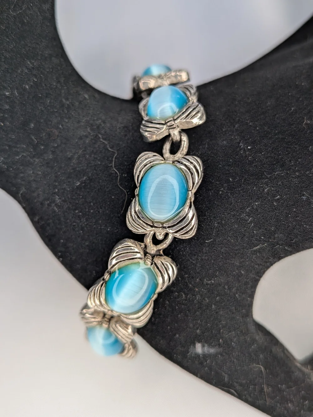Vintage Silver Tone Aqua Blue Cats Eye Glass Oval Link Bracelet Foldover Clasp